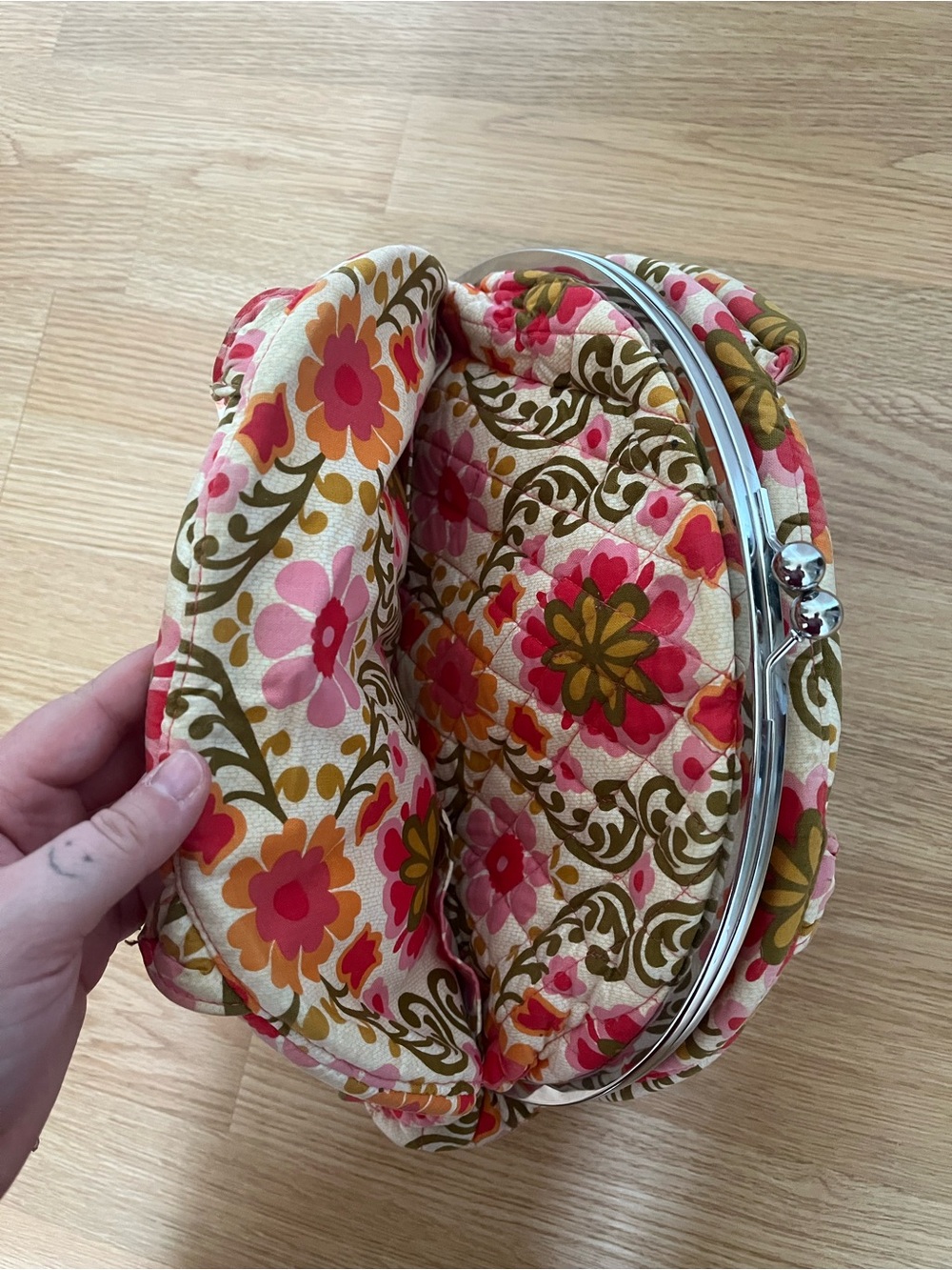 Floral Quilted Shoulder Bag - Multi-color - Picture 4 of 8